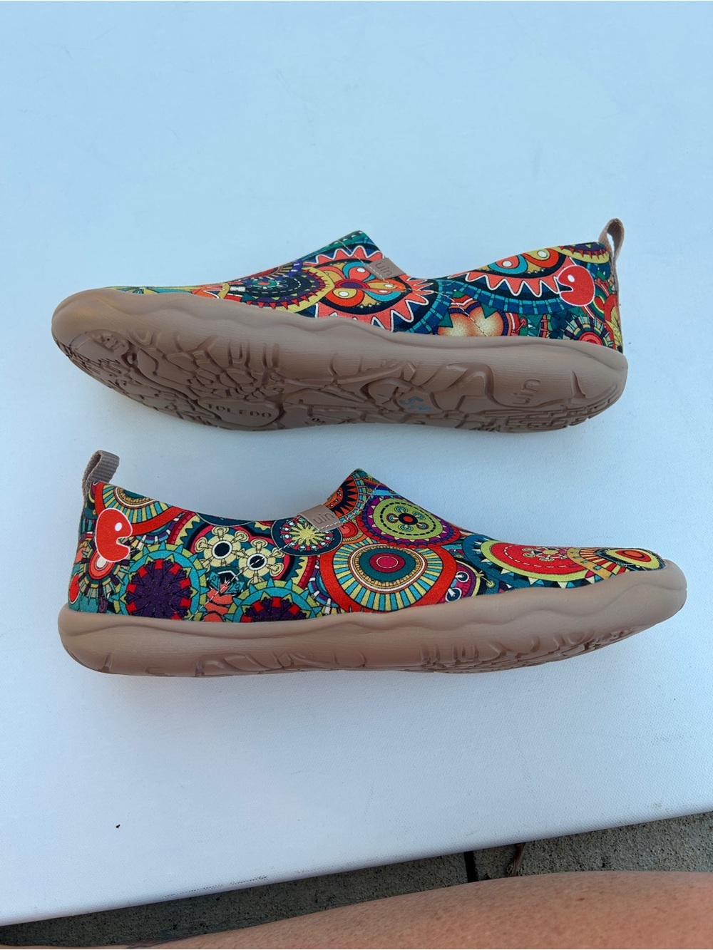 UIN Toledo Artistic Slip On Shoes Women’s Size 8 Colorful Mandala Comfort - Picture 3 of 5